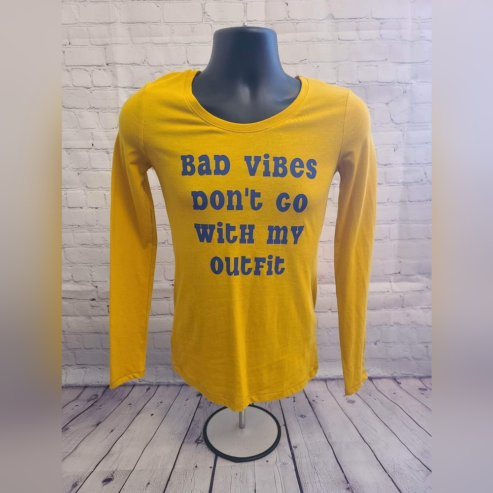 Like new long sleeved t-shirt